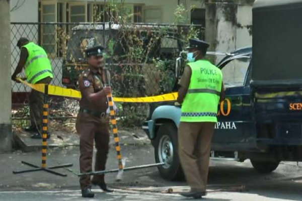 மகள் கண் முன்னே நடந்த கொடூர கொலை ; தந்தையின் தகாத உறவால் நேர்ந்த அசம்பாவிதம்