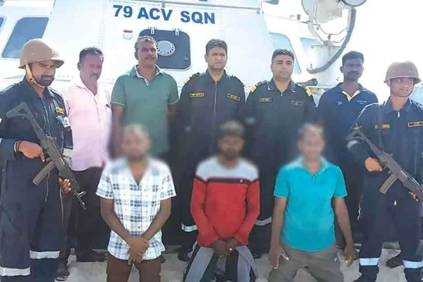 இலங்கை இளைஞர்கள் மூவர் அகதிகளாக தமிழகத்தில் தஞ்சம்