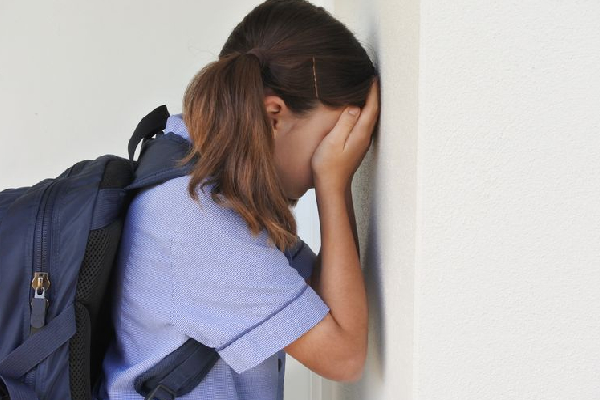 பாடசாலையில் மாணவிகளை நிர்வாணப்படுத்தி சோதனை; அதிர்ச்சியை ஏற்படுத்திய சம்பவம்