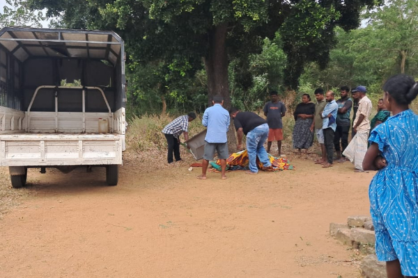 தமிழர் பகுதியை உலுக்கிய சம்பவம் ; இரு மகள்களுடன் இளம் தாய் செய்த விபரீத செயலால் பரபரப்பு