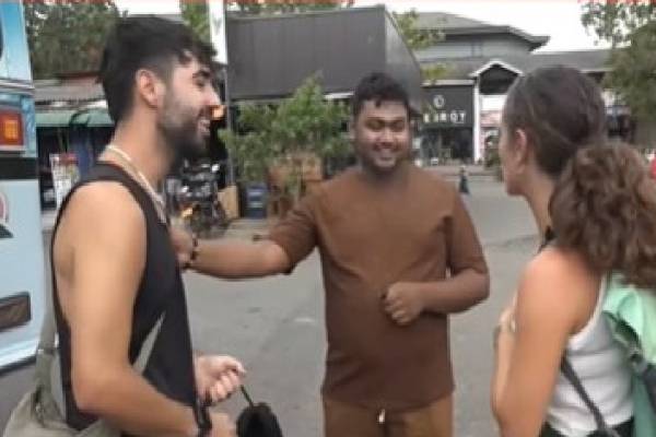 இலங்கையில் நேர்ந்த நெகிழ்ச்சி சம்பவம் ; சுற்றுலா பயணியின் மனதை வென்ற உள்ளூர்வாசி