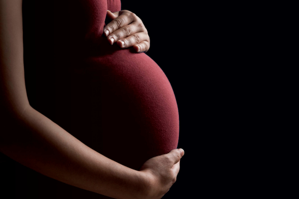 பதினைந்து வயது சிறுமியை கர்ப்பமாக்கிய காதலன் தலைமறைவு