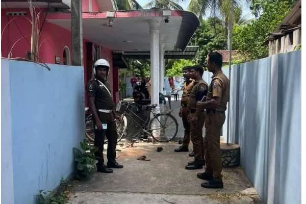 தமிழர் பகுதியில் வீடொன்றில் இருந்து மர்ம முறையில் பெண்ணின் சடலம் மீட்பு