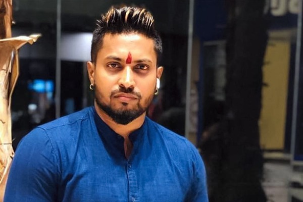 வெளிநாடொன்றில் பொலிஸாரிடம் சிக்கிய இலங்கை குற்றவாளி - மனைவியுடன் தப்பியோட்டம்