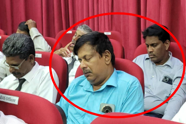 யாழில் பிரதமர் ஹரிணி கூட்டத்தில் தூங்கி வழிந்த வடமாகாண கல்வி அதிகாரிகள்!