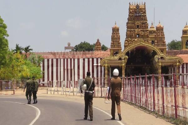 யாழ். நல்லூர் ஆலயத்தில் வெடிகுண்டு அச்சுறுத்தல் ; பலப்படுத்தப்பட்ட பாதுகாப்பு