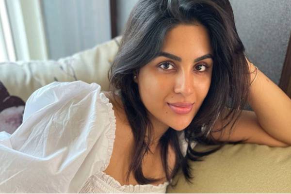 எனக்கு அந்த கெட்ட பழக்கம் இருக்கு - தனுஷ் பட நடிகை ஓபன்டாக்!