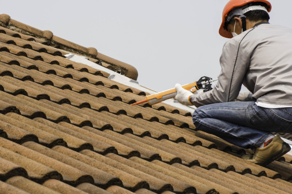 யாழில் இளைஞனின் வாழ்வை பறித்த வீட்டு கூரை ; துயரில் கதறும் குடும்பம்