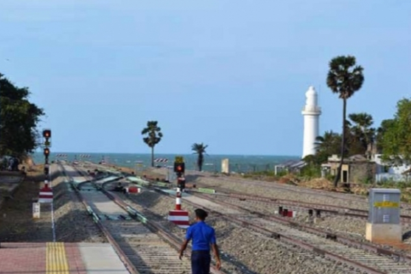 18 வருடங்களின் பின் தாயகம் வந்த குடும்பஸ்தர் மீது கொடூர தாக்குதல்; யாழ். போதனா வைத்தியசாலையில் அனுமதி!