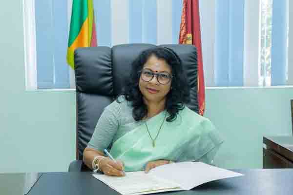 இலங்கை வரலாற்றில் முதலாவது பெண் பதிவாளர் நாயகமாக தமிழ் பெண்!