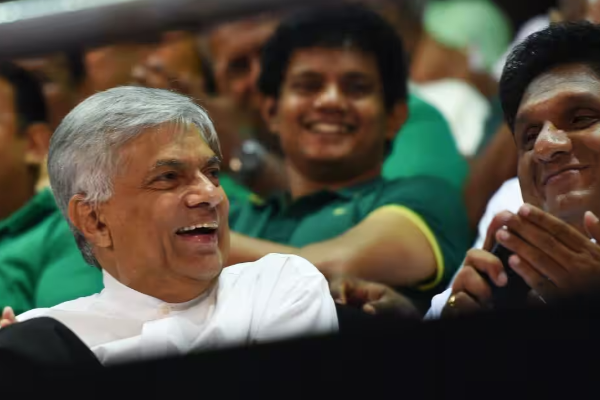 பிணைக்கு பின்னர் ரணில் தொலைபேசியில் தொடர்புகொண்ட முதல் நபர்