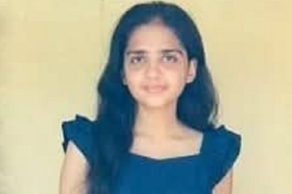 பல்கலை மாணவிக்கு நடந்த பெரும் துயரம் ; தந்தை கண் முன்னே நடந்தேறிய சம்பவம்