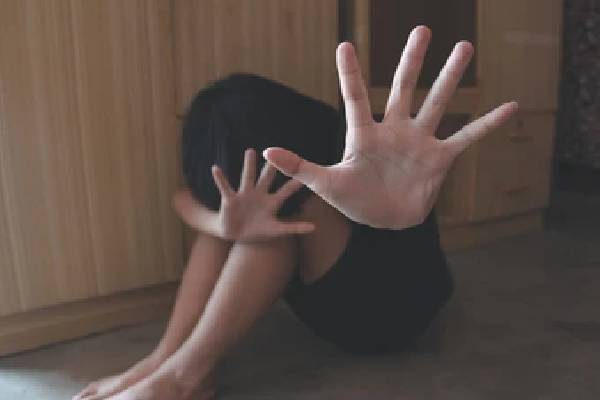 தமிழர் பகுதியில் தவறான நடத்தைக்கு உள்ளாக்கப்பட்ட 15 வயது சிறுமி