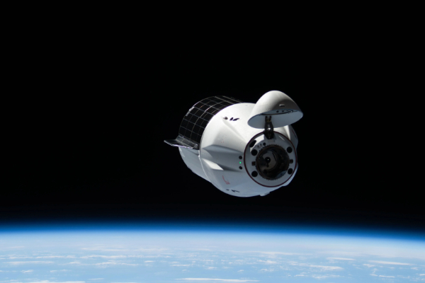 விண்வெளி சுற்றுப்பாதையில் 5,000 கிலோ சரக்குகளுடன் சிக்கிய விண்கலம்