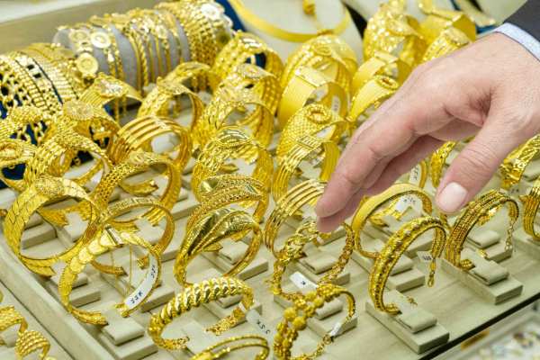 இலங்கை மக்களுக்கு க்ஷாக் கொடுக்கும் தங்கம் விலை; வரலாறு காணாதளவு உயர்வு!