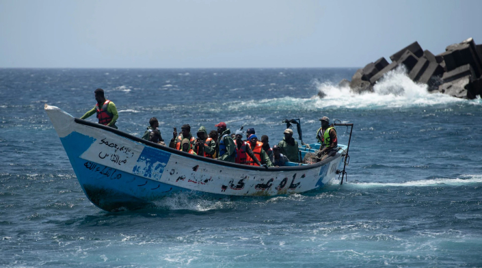 படகில் சித்திரவதை செய்யப்பட்டு கடலில் தூக்கி எறியப்பட்ட 50 புலம்பெயர்ந்தோர்..!