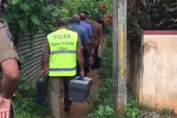 தமிழர் பகுதியில் தென்னந்தோப்பில் மீட்கப்பட்ட ஆணின் சடலம்