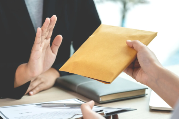 இலஞ்சம் பெற முயன்ற வவுனியா நெடுங்கேணி பொலிஸ்; காத்திருந்த அதிர்ச்சி!