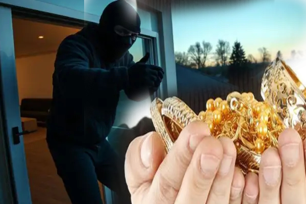 வெளிநாட்டில் இருந்து யாழிற்கு வருகை தந்த உறவினர்கள்; 15 பவுண் நகை மாயம்