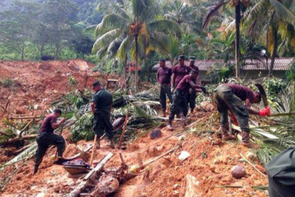 மிகக் குறைந்தளவில் மழை பெய்தாலும் பாரிய ஆபத்து ஏற்படும் என எச்சரிக்கை