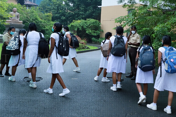 பாடசாலைகள் ஆரம்பிக்கப்படுவது தொடர்பில் வெளியாகியுள்ள புதிய தகவல்